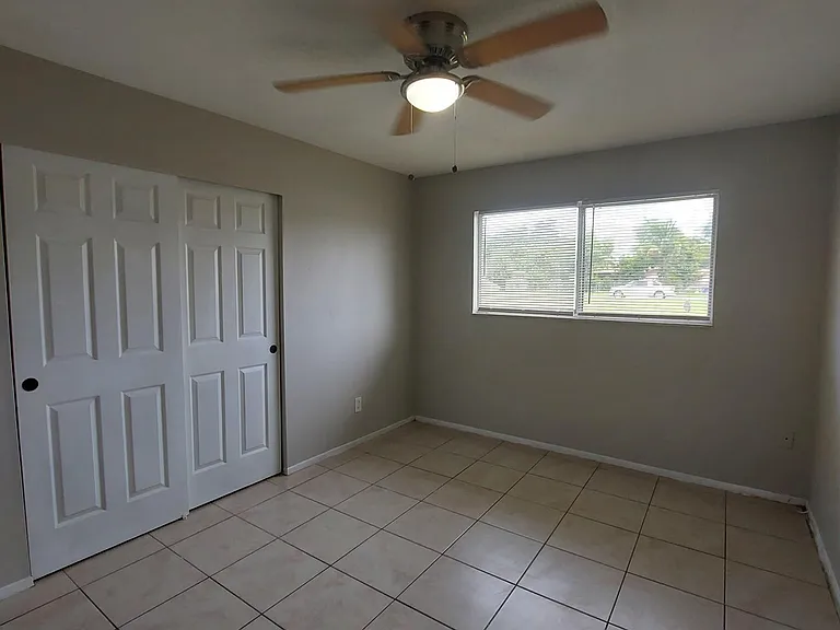 2119 Hanson St — Photo 3