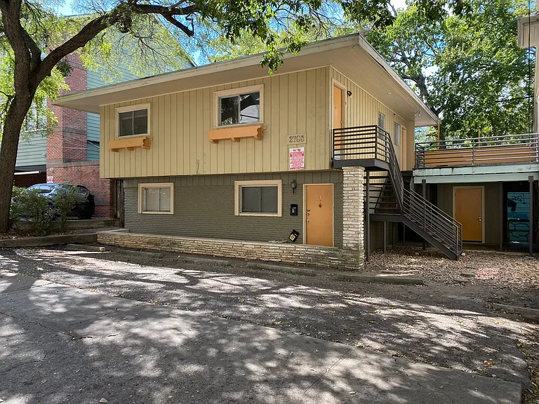 2708 Salado St #B — Photo 19