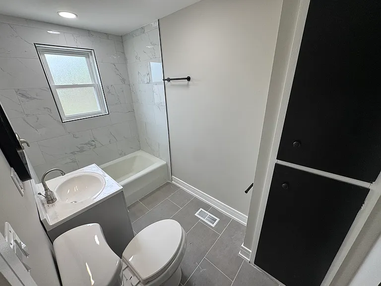 16439 Cottage Grove Ave — Photo 16