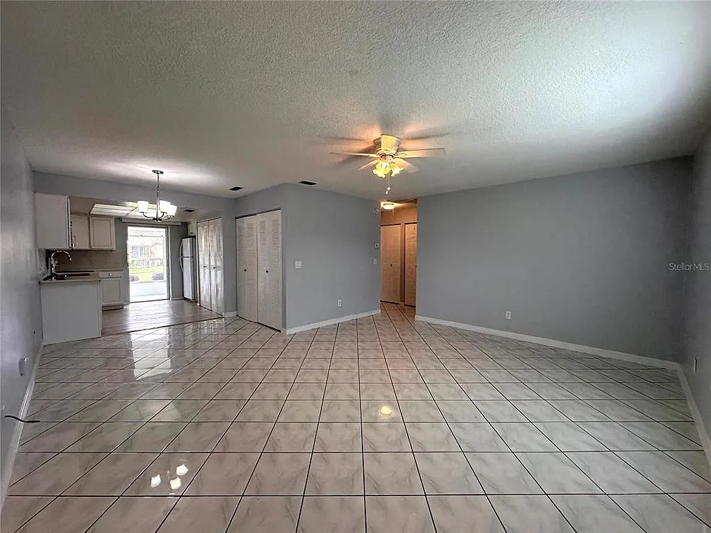 2 bed, 2.0 bath, 960 sqft, $1,700 — Photo 3