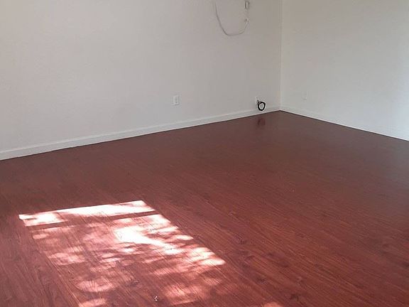 3rd image of 905 W Miner St APT 80
