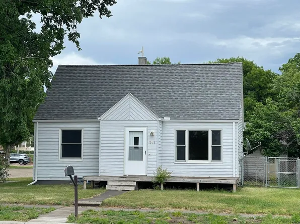202 S Polk Ave, Pierre, SD 57501