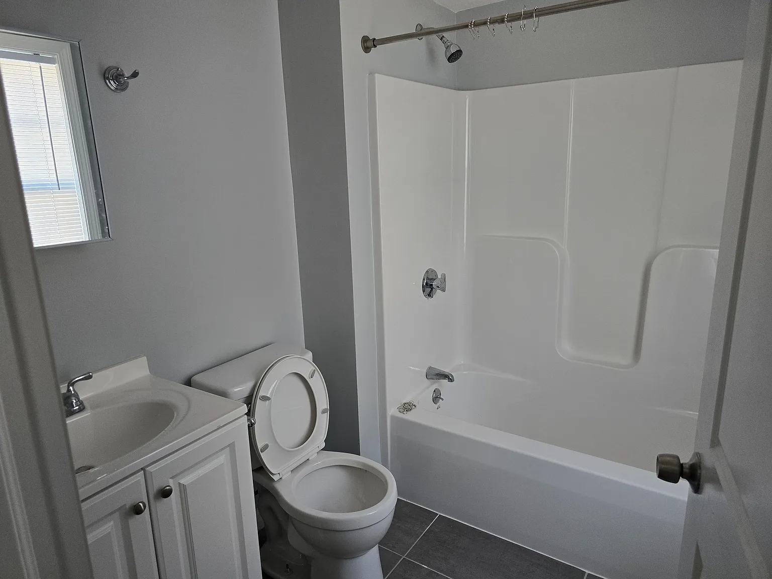 1 bed, 1.5 bath, 700 sqft, $1,799 — Photo 4
