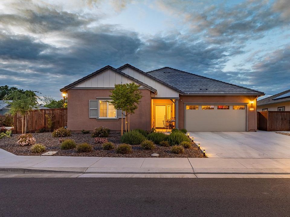 1st image of 960 Camelia Drive