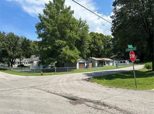 10602 E 20th St S, Independence, MO 64052