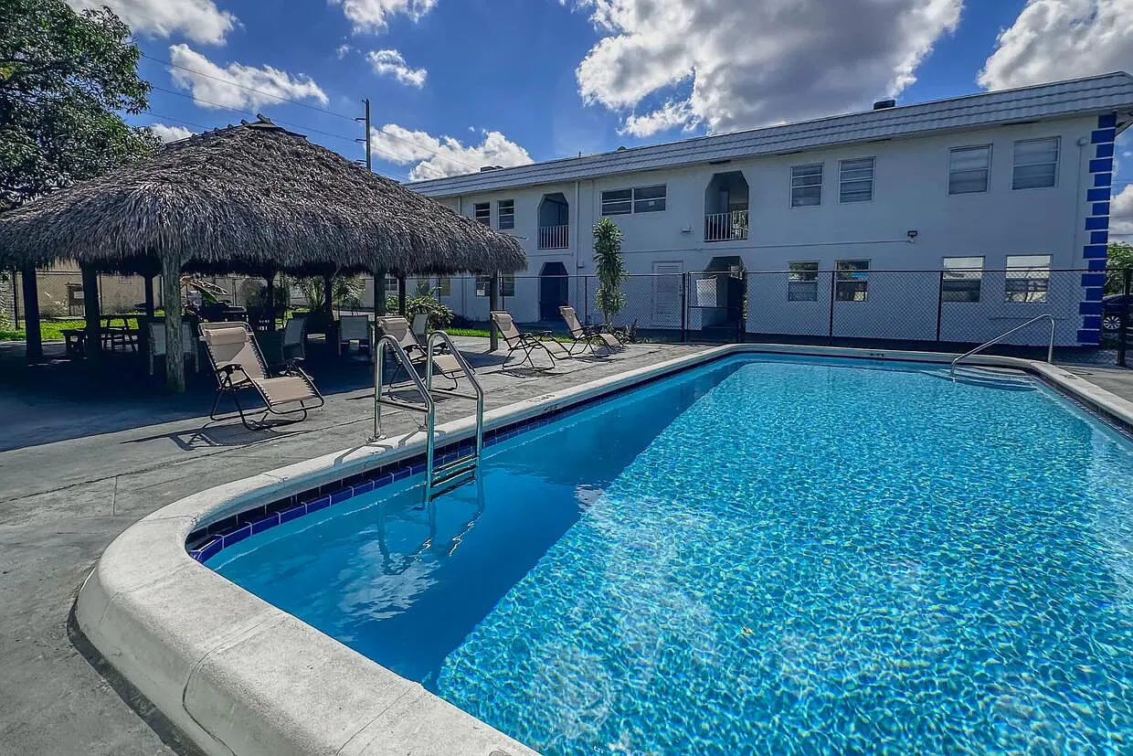 2 bed, 1.0 bath, 850 sqft, $1,800 — Photo 1