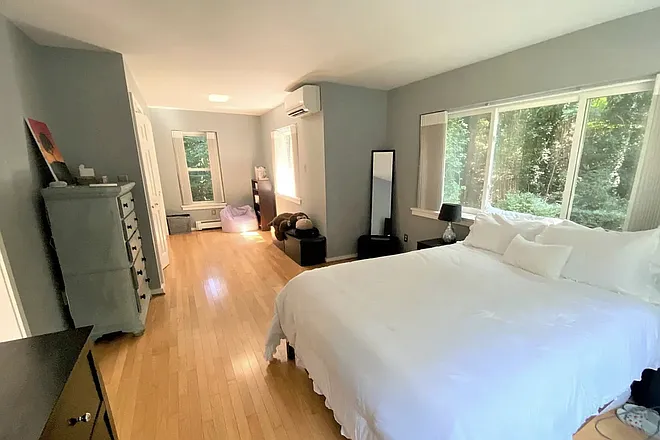 675 Powell St #4 — Photo 14