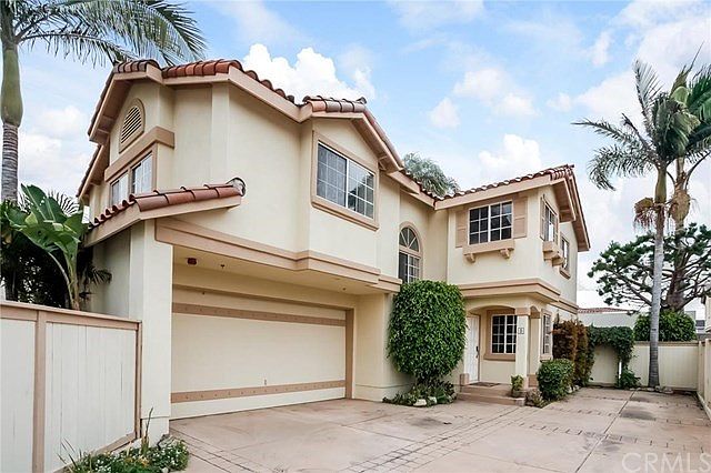 Rear Detached Townhome - Entry