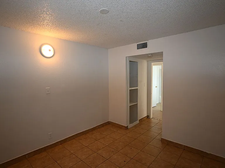 2301 Stewart Ave #A — Photo 12