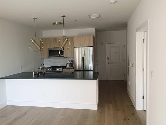 4th image of 348 Baldwin Ave APT 408