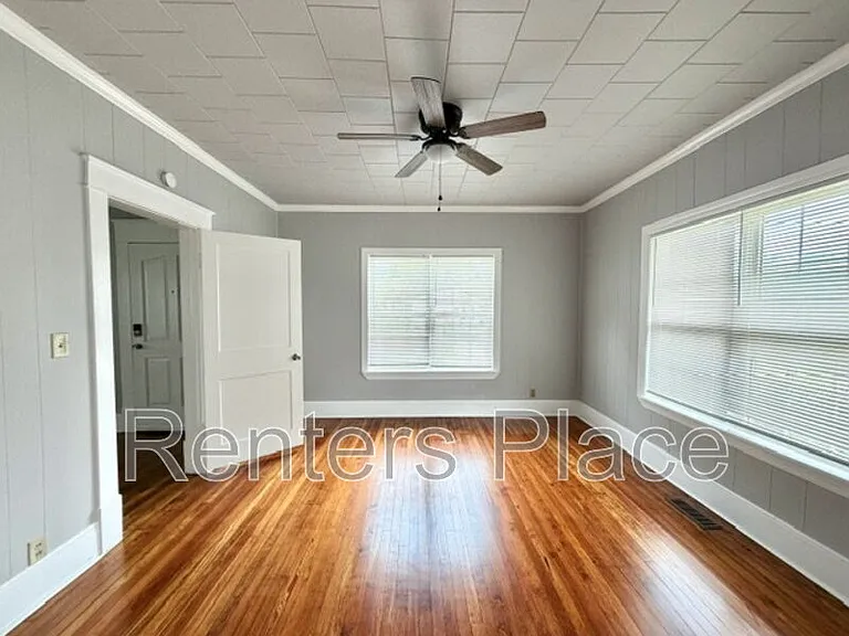 204 S Birch St — Photo 16
