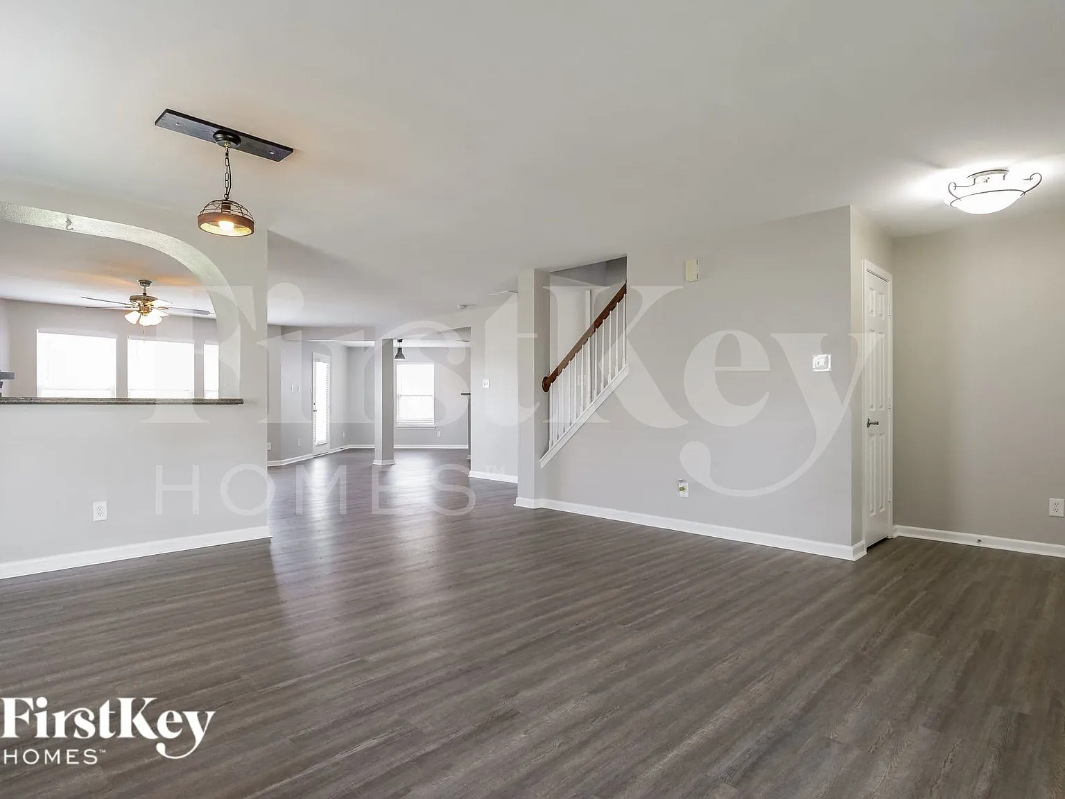 3 bed, 2.0 bath, 2850 sqft, $2,365 — Photo 3