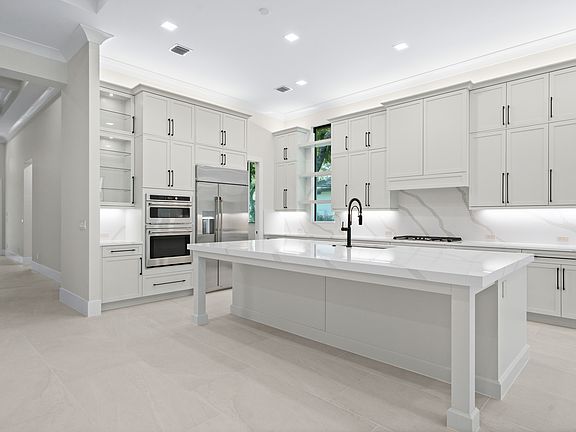 Kitchen 9235 Seaglass Ct