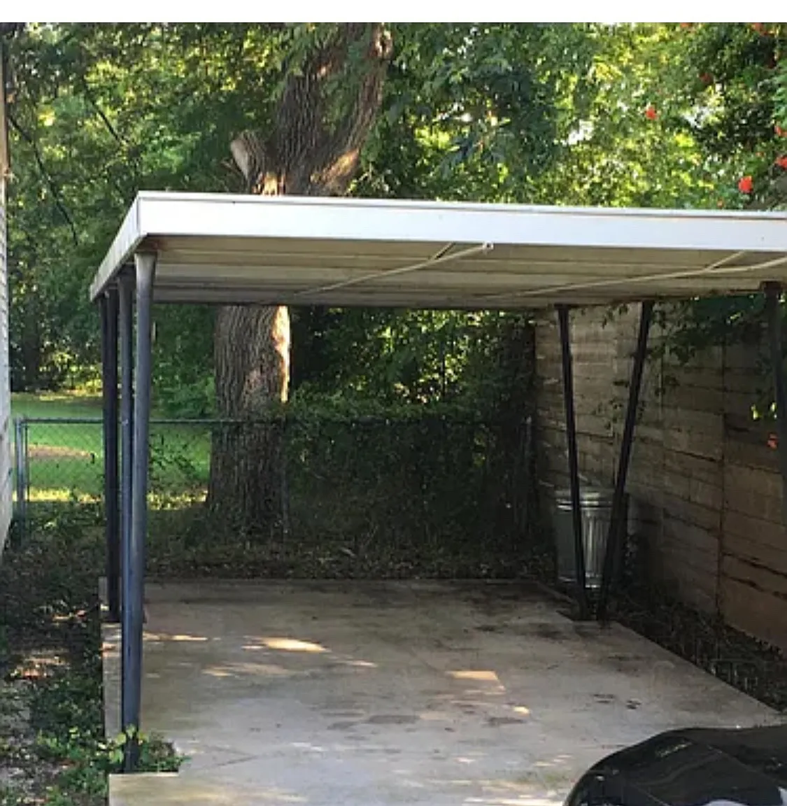 910 E Comanche St — Photo 4
