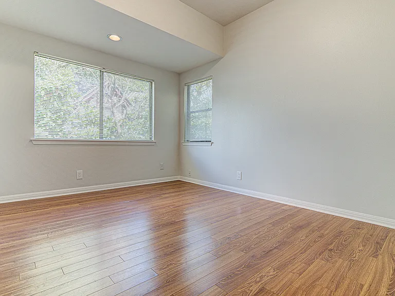 311 W Mary St #B — Photo 14