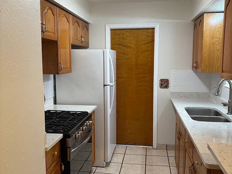 408 Marquette Ave NE — Photo 3