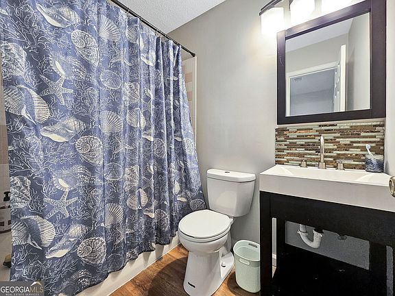 5th image of 2225 Pleasant Hill Rd