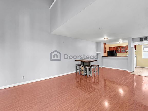 4th image of 13964 Edgewater Dr #129