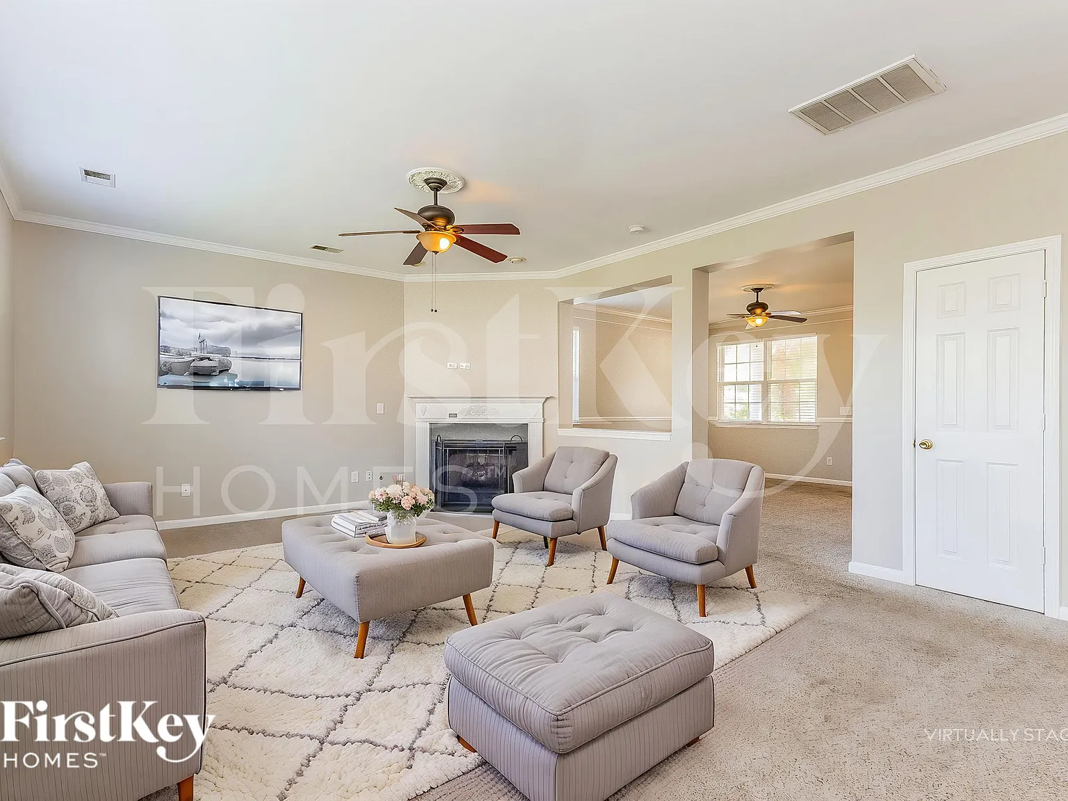 3 bed, 2.5 bath, 2352 sqft, $2,280 — Photo 4