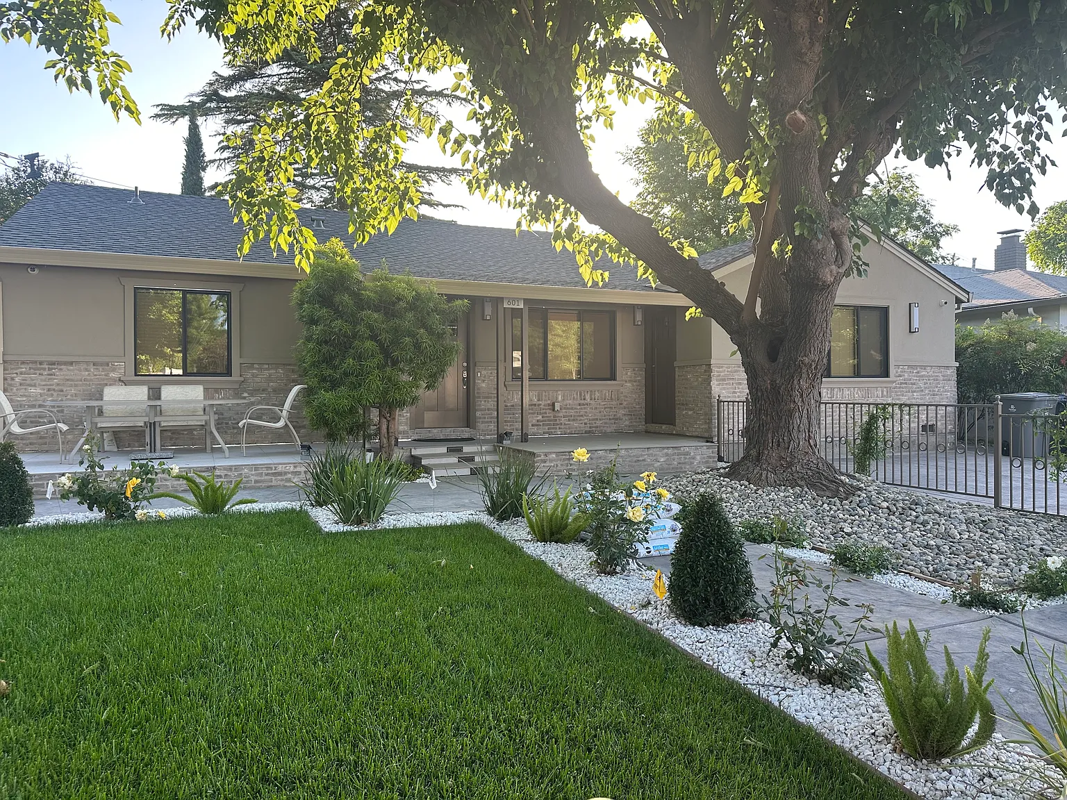 5 bed, 2035 sqft, $1,350 — Photo 1