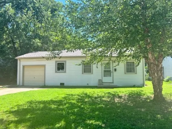 156 Wire Ave, Haysville, KS 67060