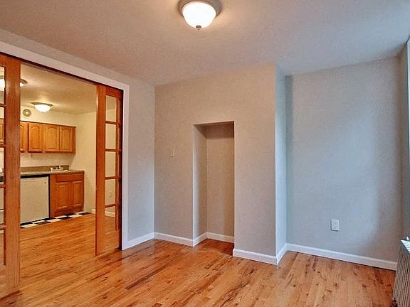 4th image of 516 E 5th St APT 14