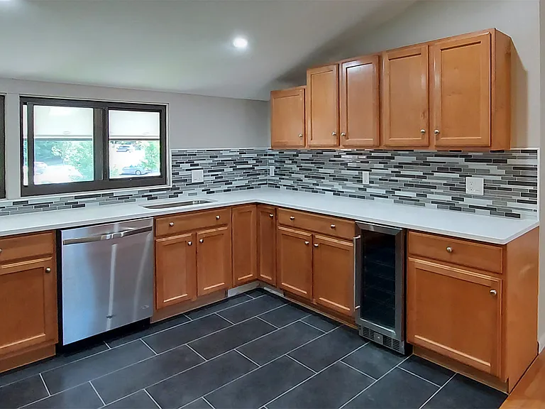 6 Longwood Dr #5 — Photo 7