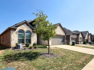 10809 Table Bluff St, Aubrey, TX 76227