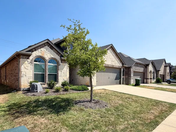 10809 Table Bluff St, Aubrey, TX 76227