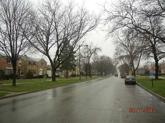 3rd image of 1735 Broadway Ave