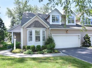 15 Pondview Ln, Yonkers, NY 10710