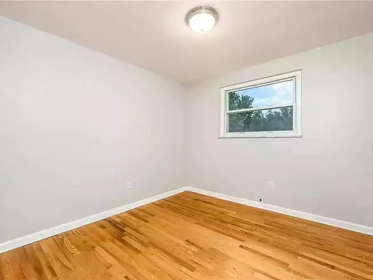 828 Pallas Dr — Photo 9