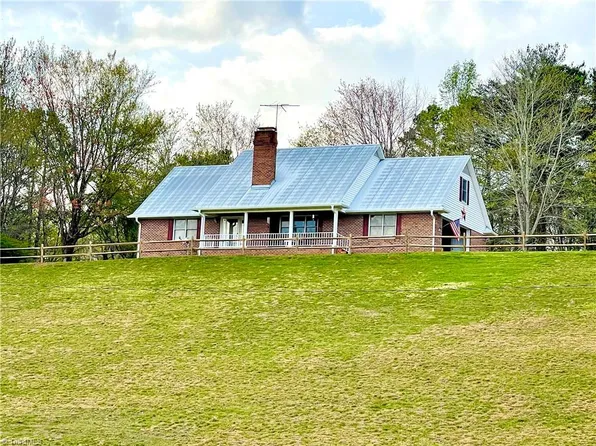 120 Skyline Dr, Elkin, NC 28621