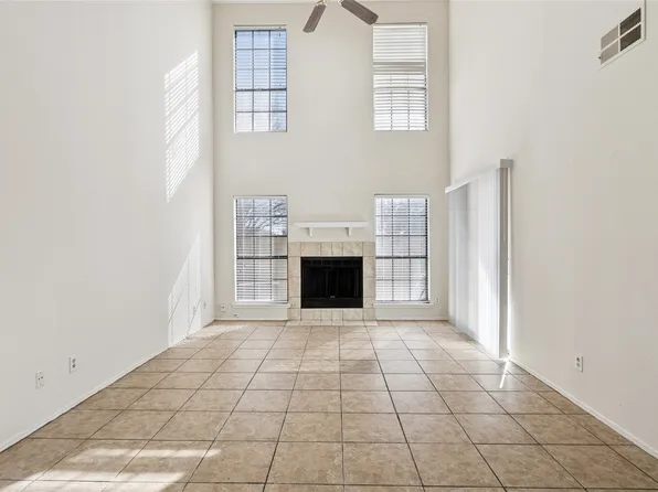 322 W Harwood Rd APT C, Hurst, TX 76054