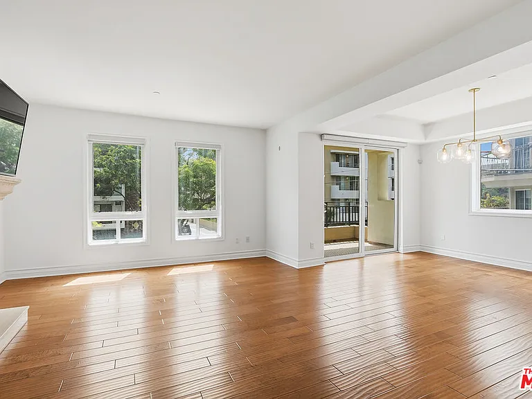 325 Arnaz Dr #201 — Photo 3