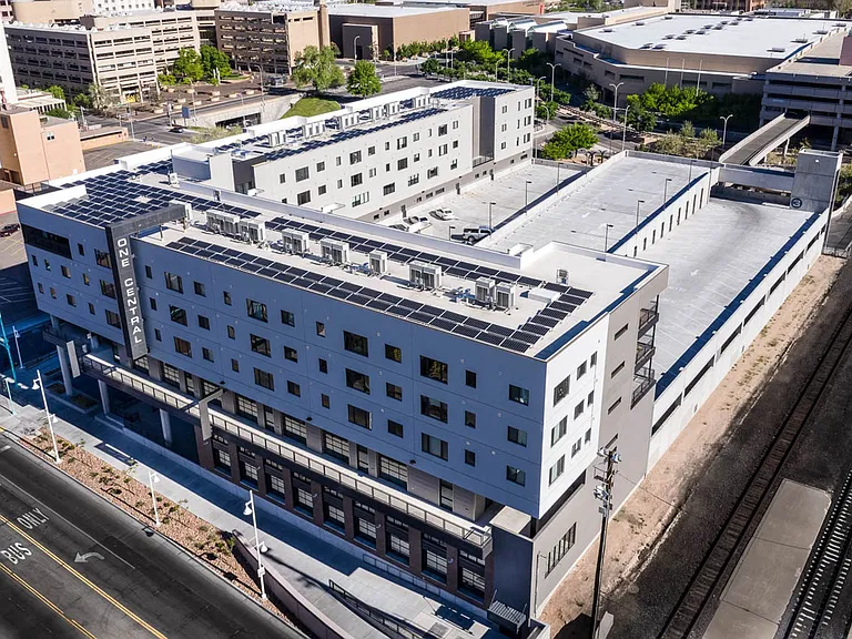 One Central — Photo 2