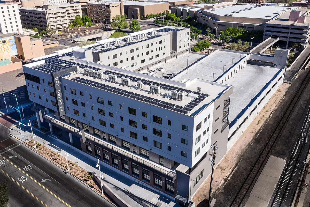 Building Photo - One Central