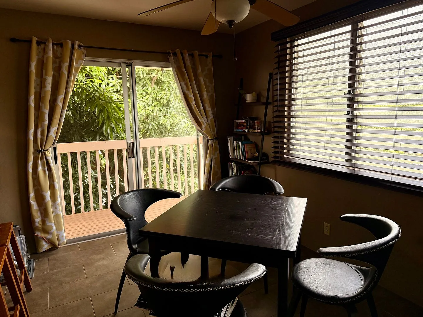 Ocean View & Island Breeze in Wilhelmina Rise 2-Bedroom, 1-Bath, 1 Parking Upper Home — Photo 3