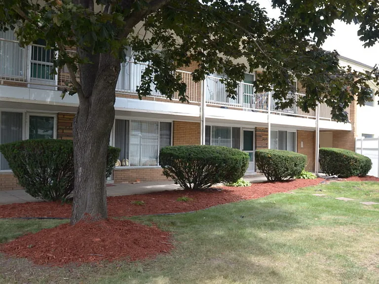 Manor House Apartments — Photo 45