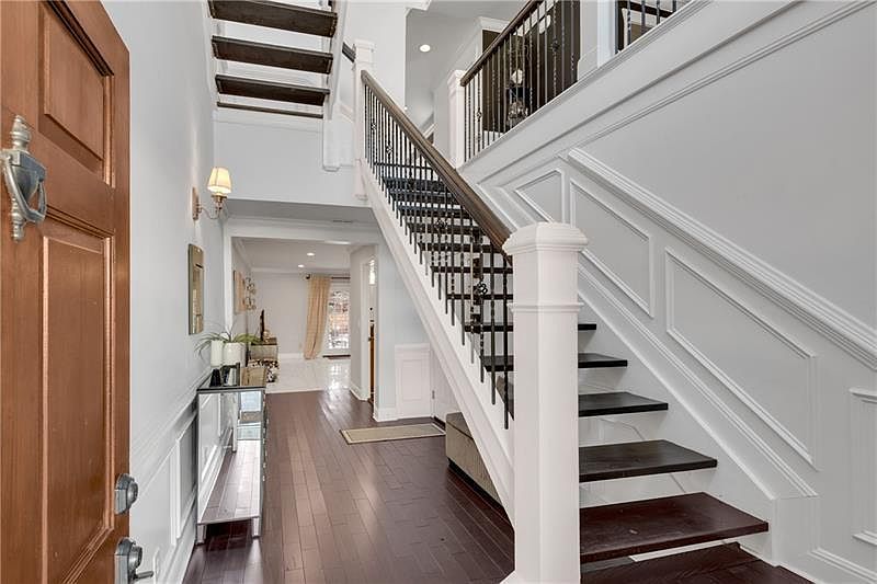 1st image of 54 Basswood Cir