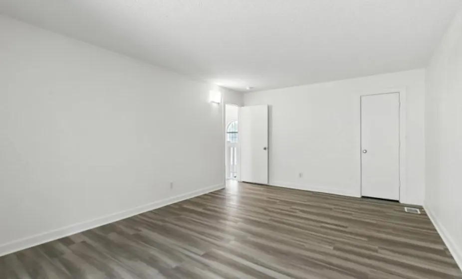 2 bed, 1200 sqft, $1,295 — Photo 2