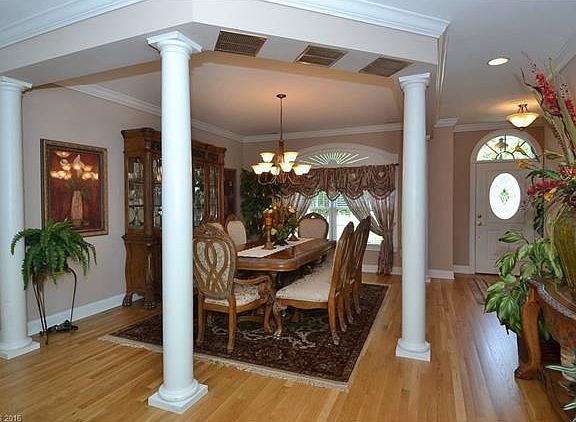 3rd image of 105 Bowenterra Dr