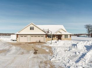 9304 N Clear Lake Rd, Milton, WI 53563