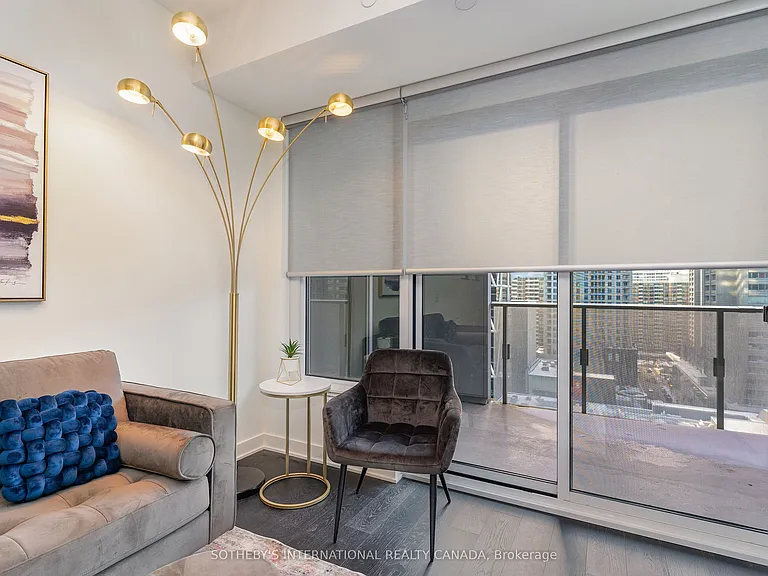 11 Yorkville Ave #1111 — Photo 3