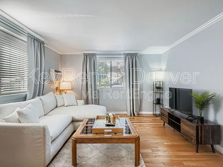 1327 N Steele St #203 — Photo 3