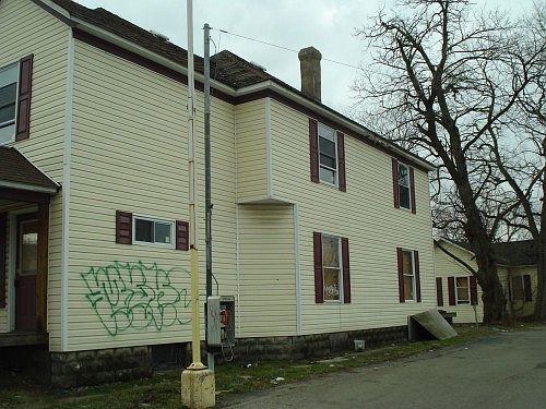 2nd image of 2721 E 3rd St