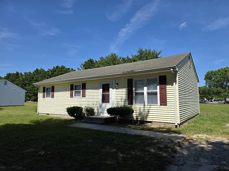 1123 Hillcrest Ave — Photo 2