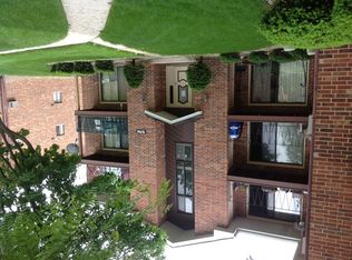 15744 Lake Dr, Oak Forest, IL 60452