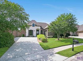 10542 Shoreline Dr, Baton Rouge, LA 70809