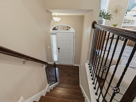 5th image of 523 Old Mill Village Dr